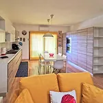 Comodo Casa Razzoli بيت للعطل